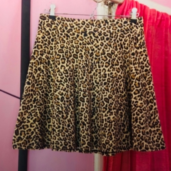 Target Dresses & Skirts - 90’s Style Leopard 🐆 Skater Mini Skirt Retro Playful Animal Print Women’s Small